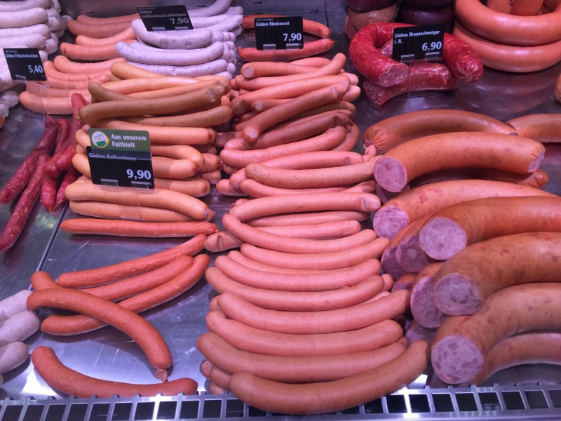 charcuterie-LA BRIGUE-min_sausages_meat_butchery-1069321